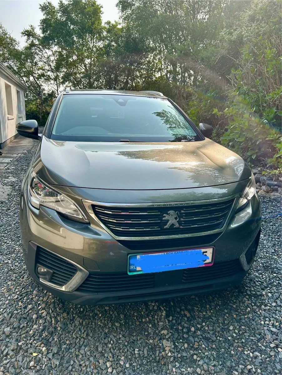 Peugeot 5008 - Image 1