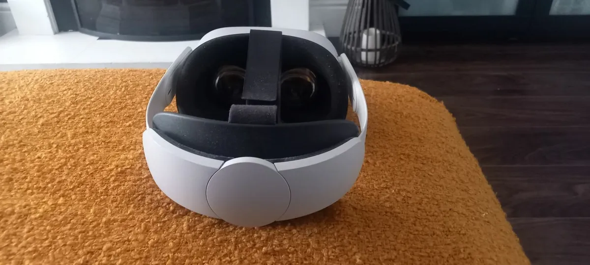 Occulus Quest 2 - Image 3