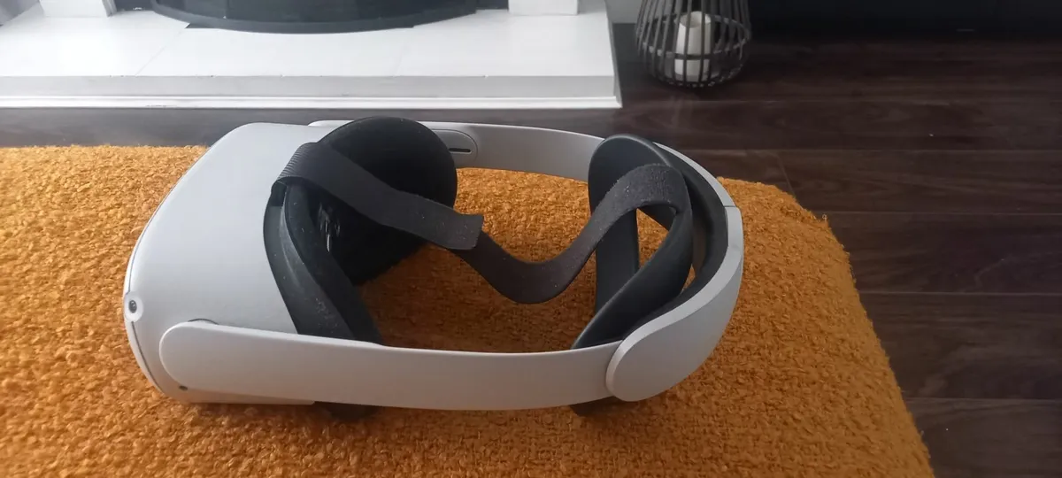 Occulus Quest 2 - Image 4