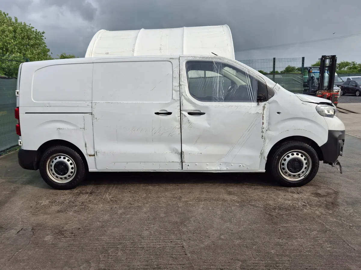 231 Peugeot Expert  1.5 Diesel - Image 4