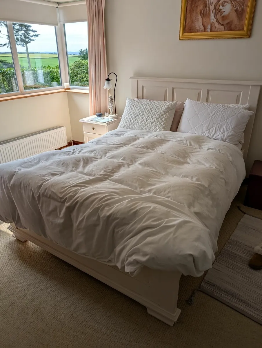 Ivory bed frame - perfect condition. - Image 1