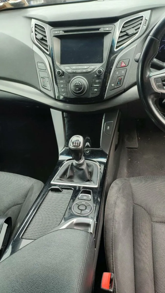Hyundai i40 Estate 1.7 CRDi Blue - Image 4