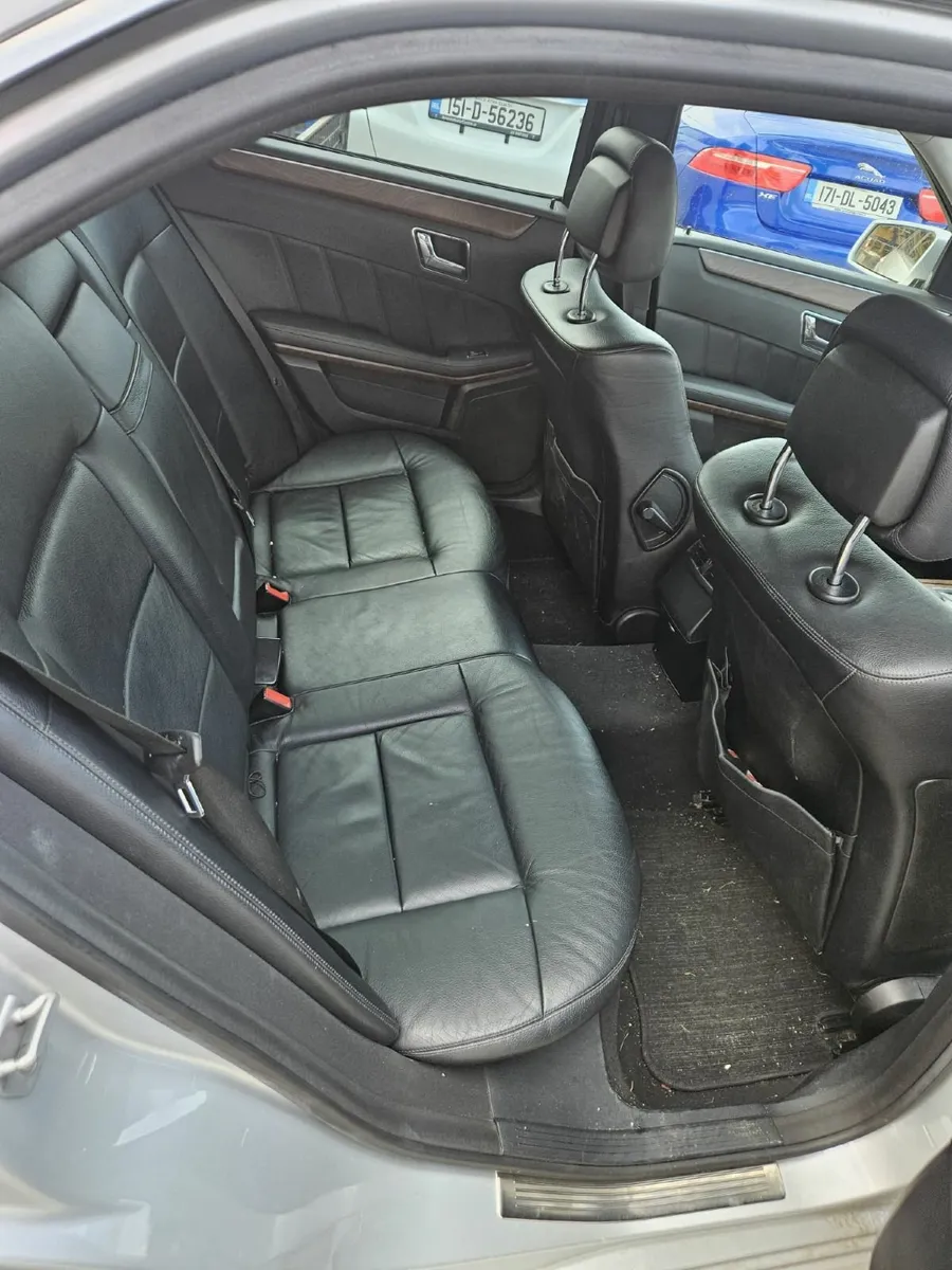 Mercedes-Benz E-Class Avantgarde BlueEFFICIENCY - Image 2