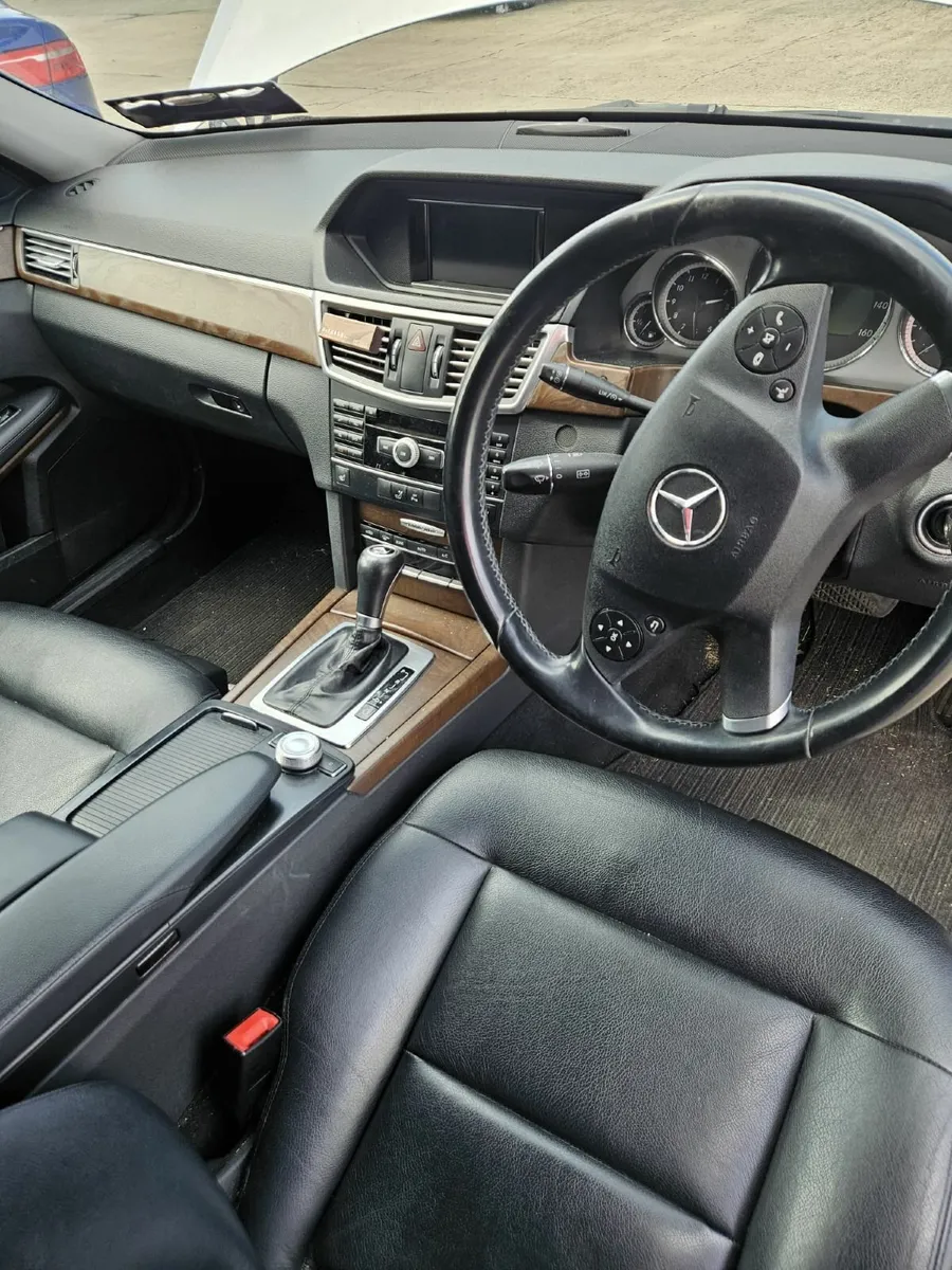 Mercedes-Benz E-Class Avantgarde BlueEFFICIENCY - Image 1
