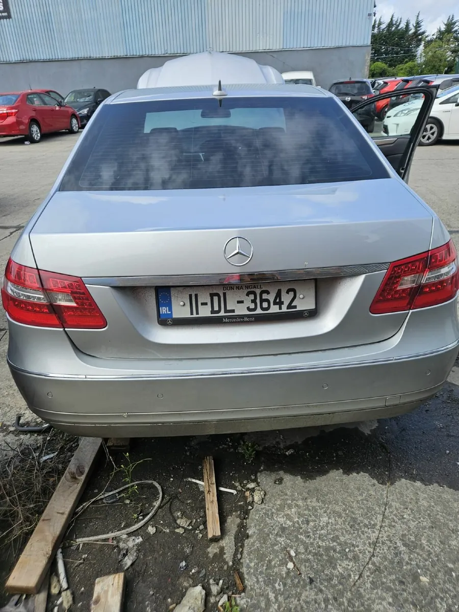 Mercedes-Benz E-Class Avantgarde BlueEFFICIENCY - Image 3