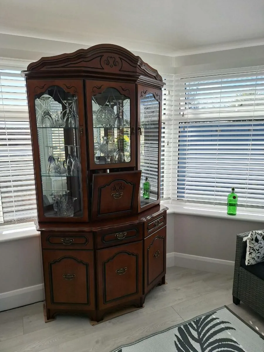 Dining room cabinet - Image 1