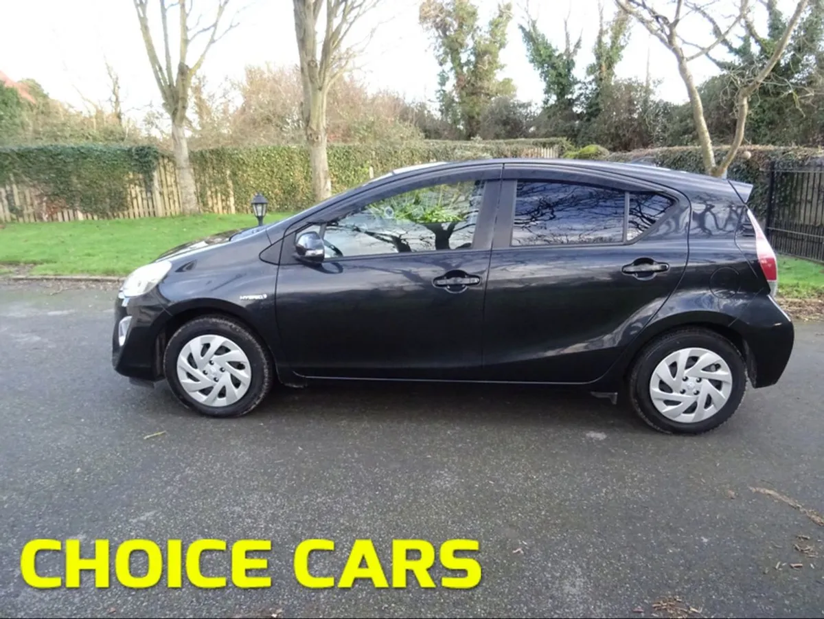 Toyota Aqua 1.5 Hybrid Android Auto - Image 3