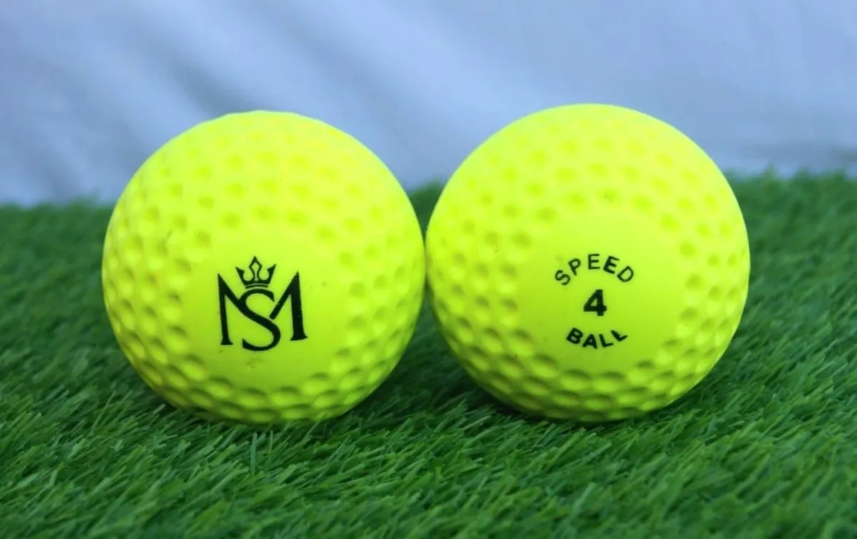 Speed balls sliotars size 4 pack 12 - Image 3