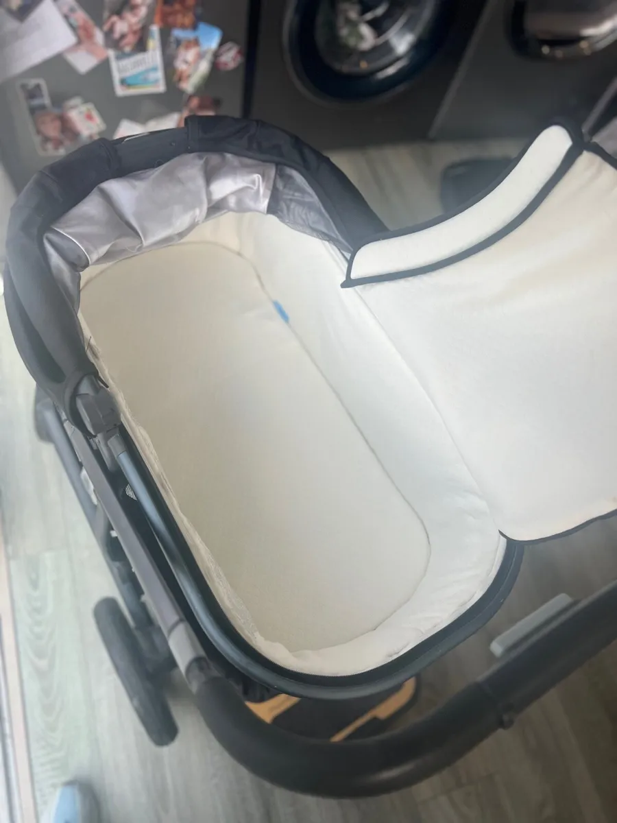 Uppababy vista + strollers - Image 2