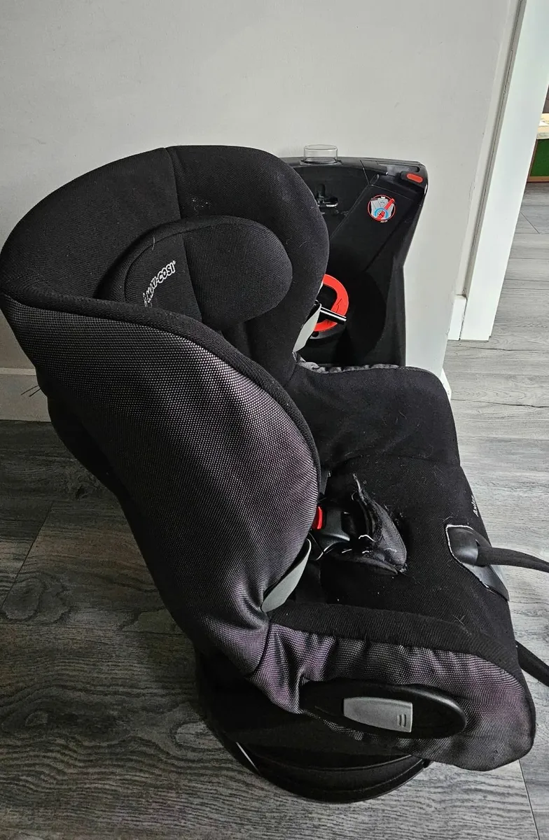 Maxxi Cosi Axxis Car Seat - Image 1