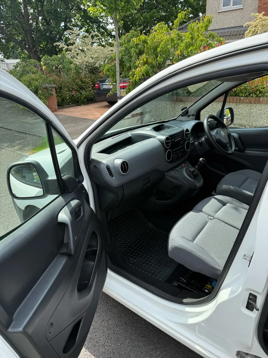 Van Citroen Berlingo - Image 3