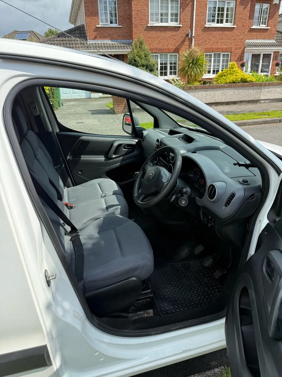 Van Citroen Berlingo - Image 4