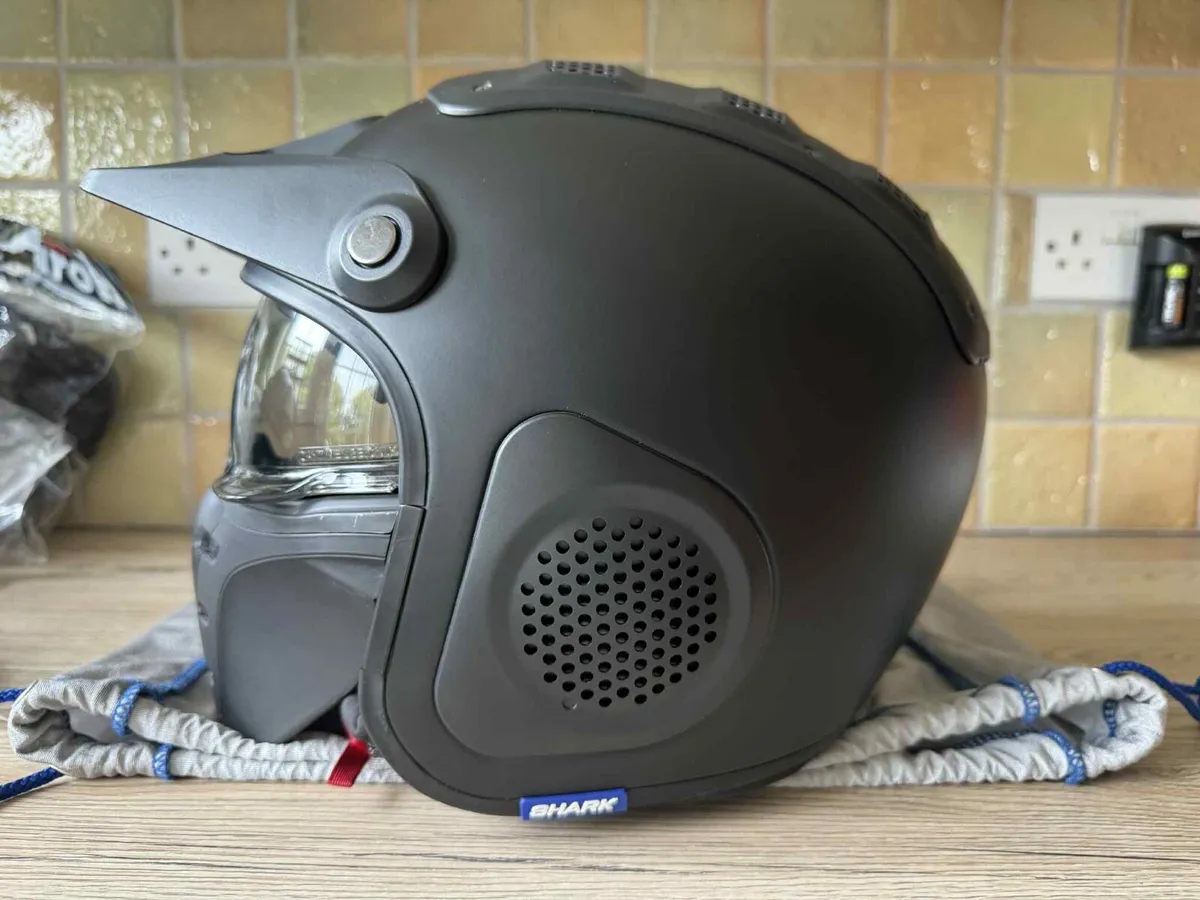 Shark X Dark 2 helmet - Image 4