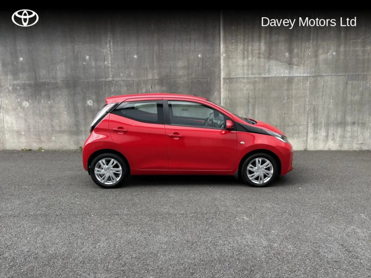 Toyota AYGO Aygo 1.0 5DR X-play - Image 3