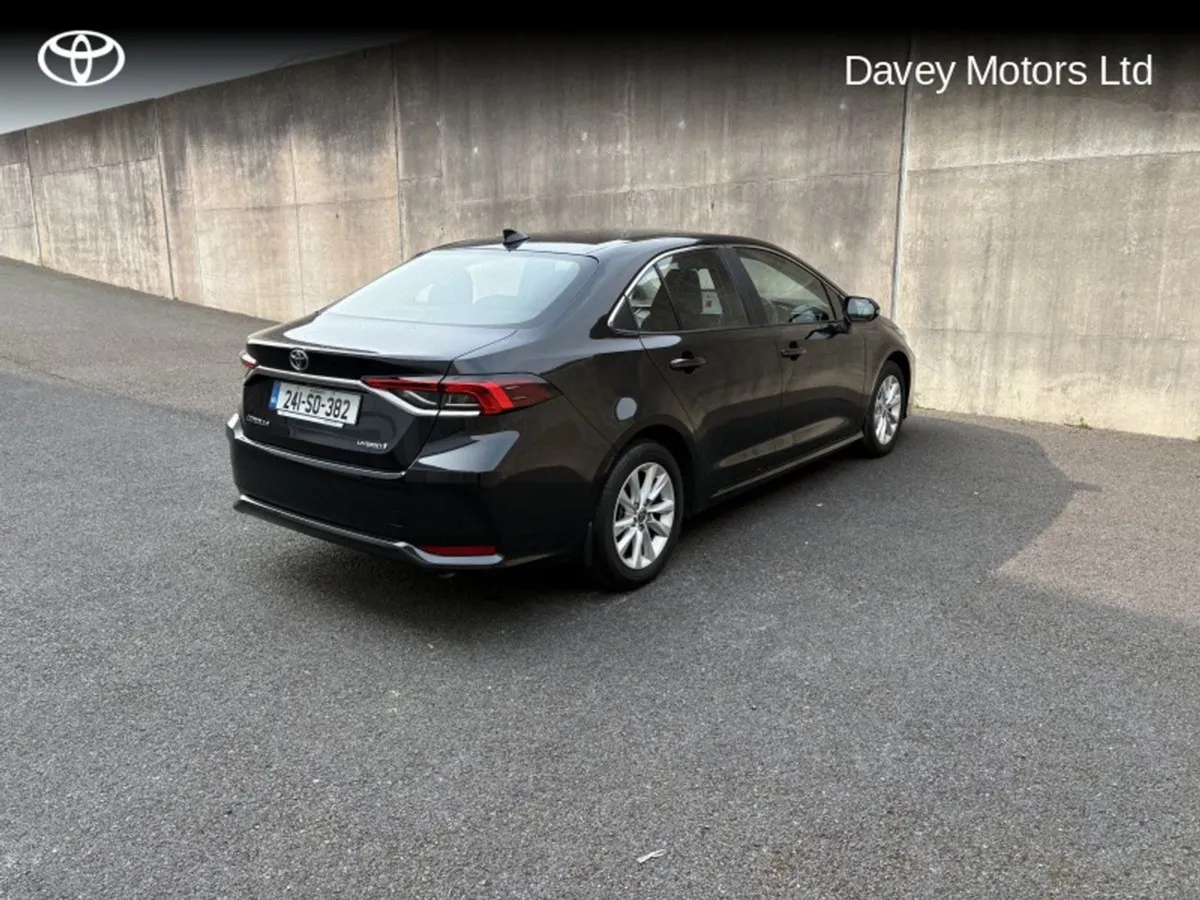Toyota Corolla Luna Saloon 4DR Auto - Image 2