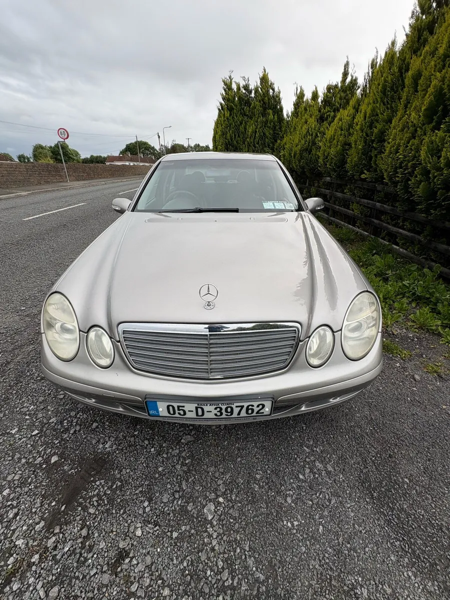 Mercedes Benz e200 Elegance Automatic Petrol - Image 2
