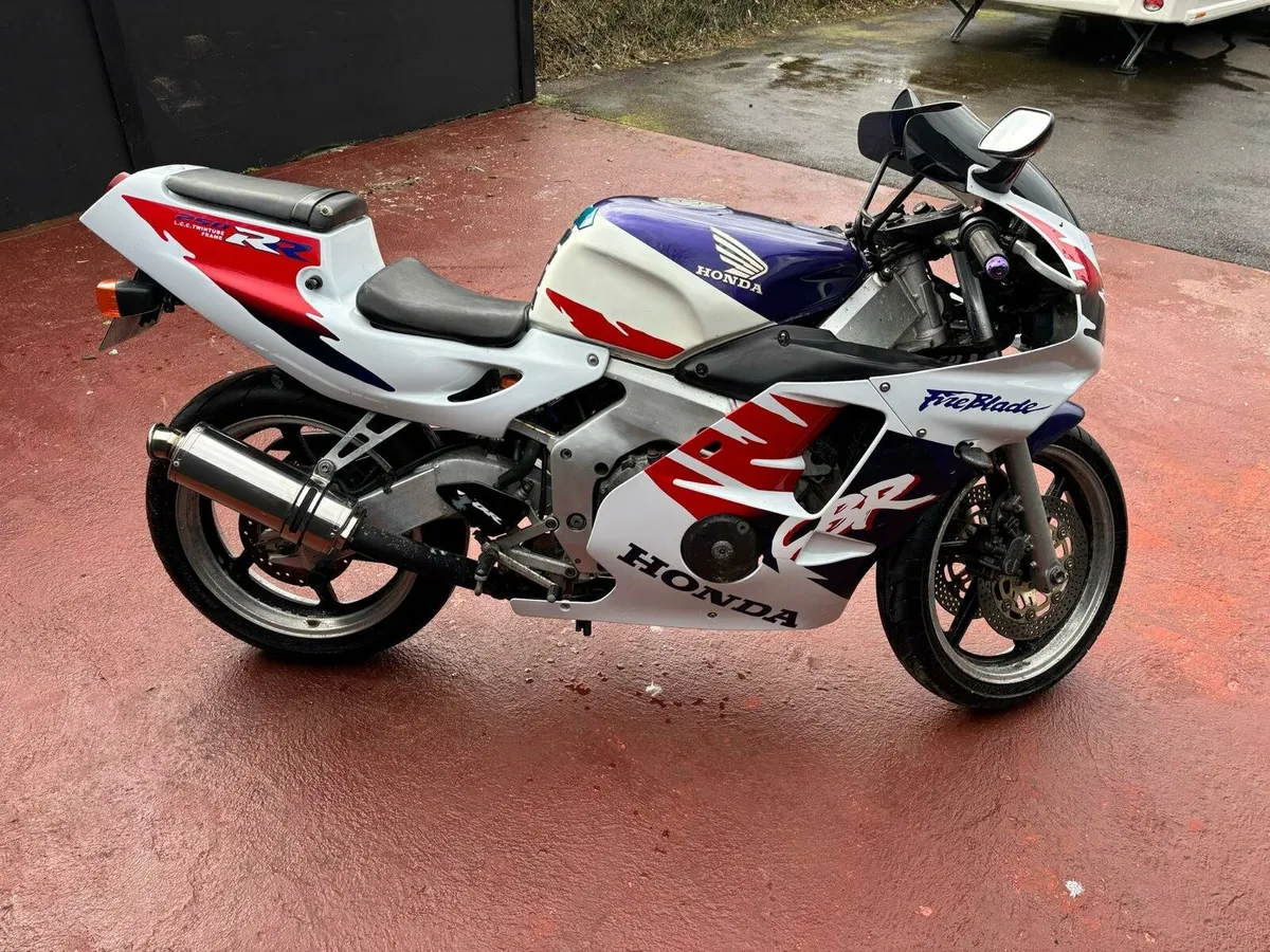 1999 Honda CBR 250 - Image 4