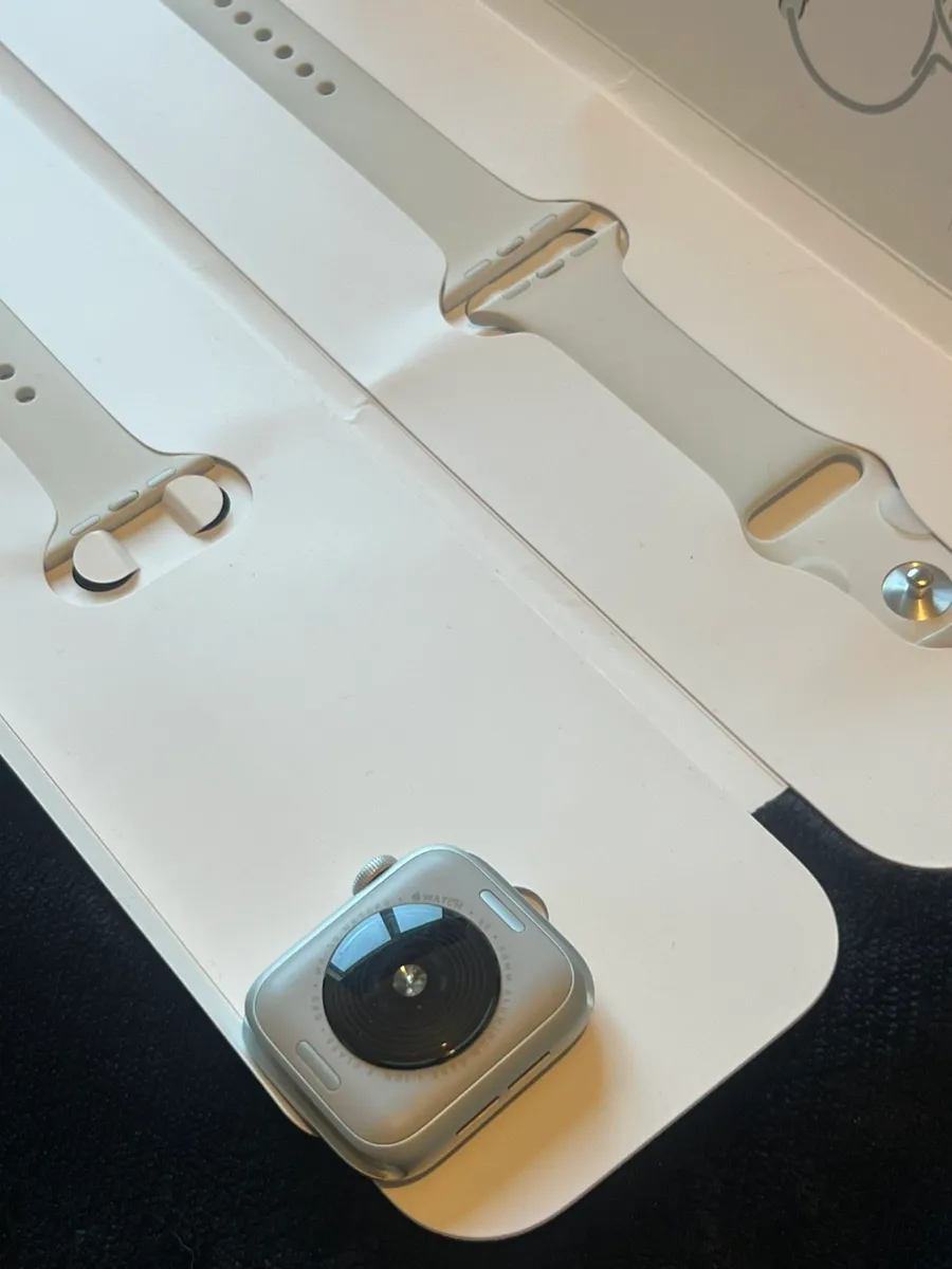 Two Apple Watches SE 40mm and 44mm - Image 1