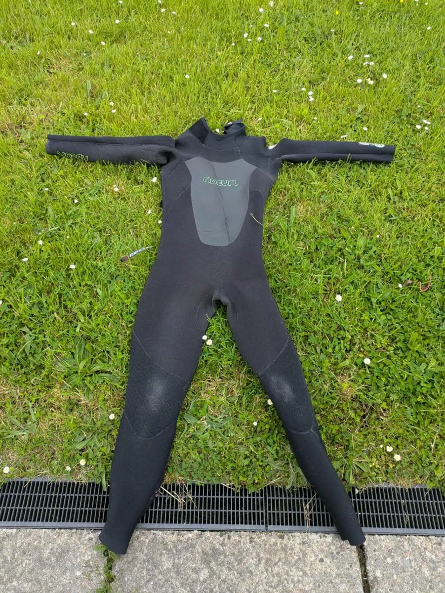 Women's Ripcurl 5/3 wetsuit - Image 1