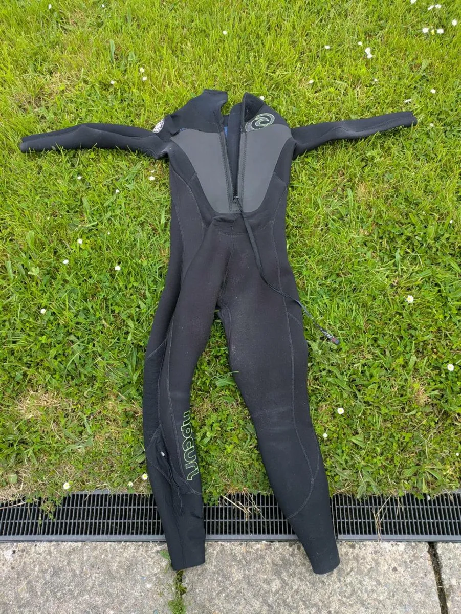 Women's Ripcurl 5/3 wetsuit - Image 2