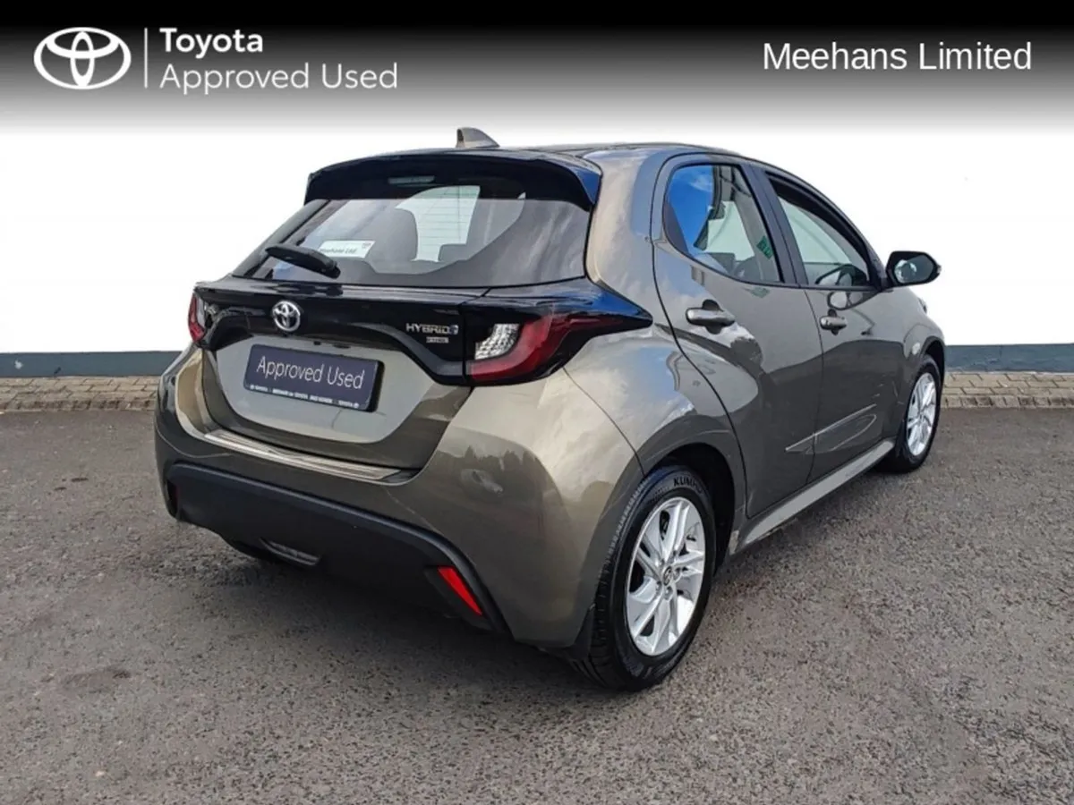 Toyota Yaris Yaris 1.5 Hybrid Luna - Image 2