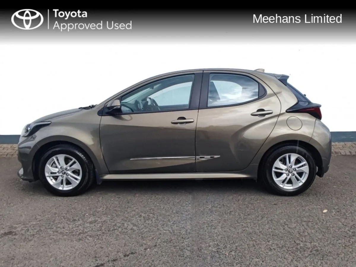 Toyota Yaris Yaris 1.5 Hybrid Luna - Image 3