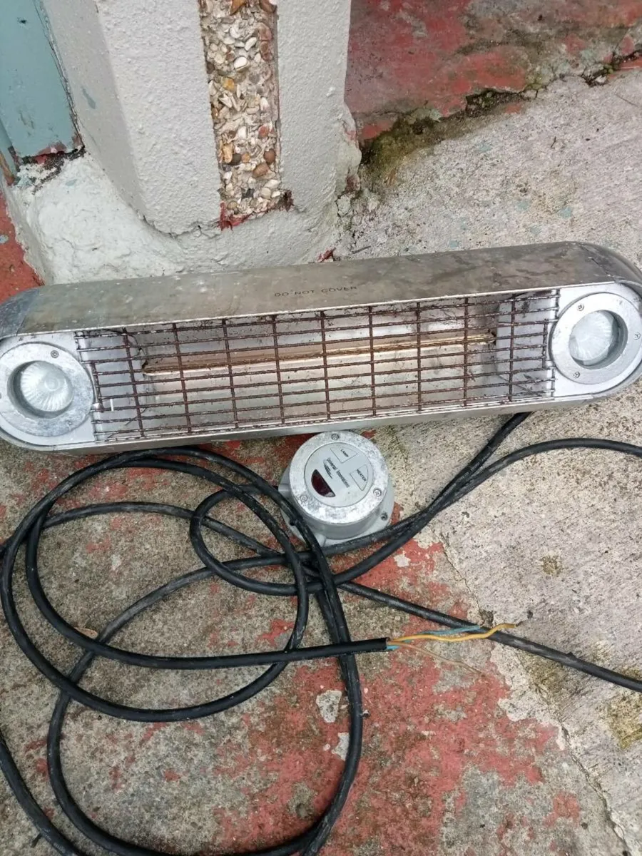 Old heater with two built in lights - Image 2