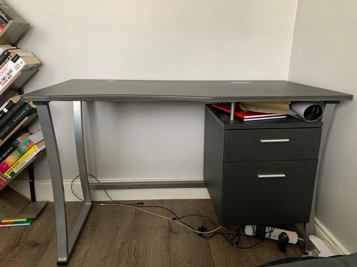 Desk - Image 2