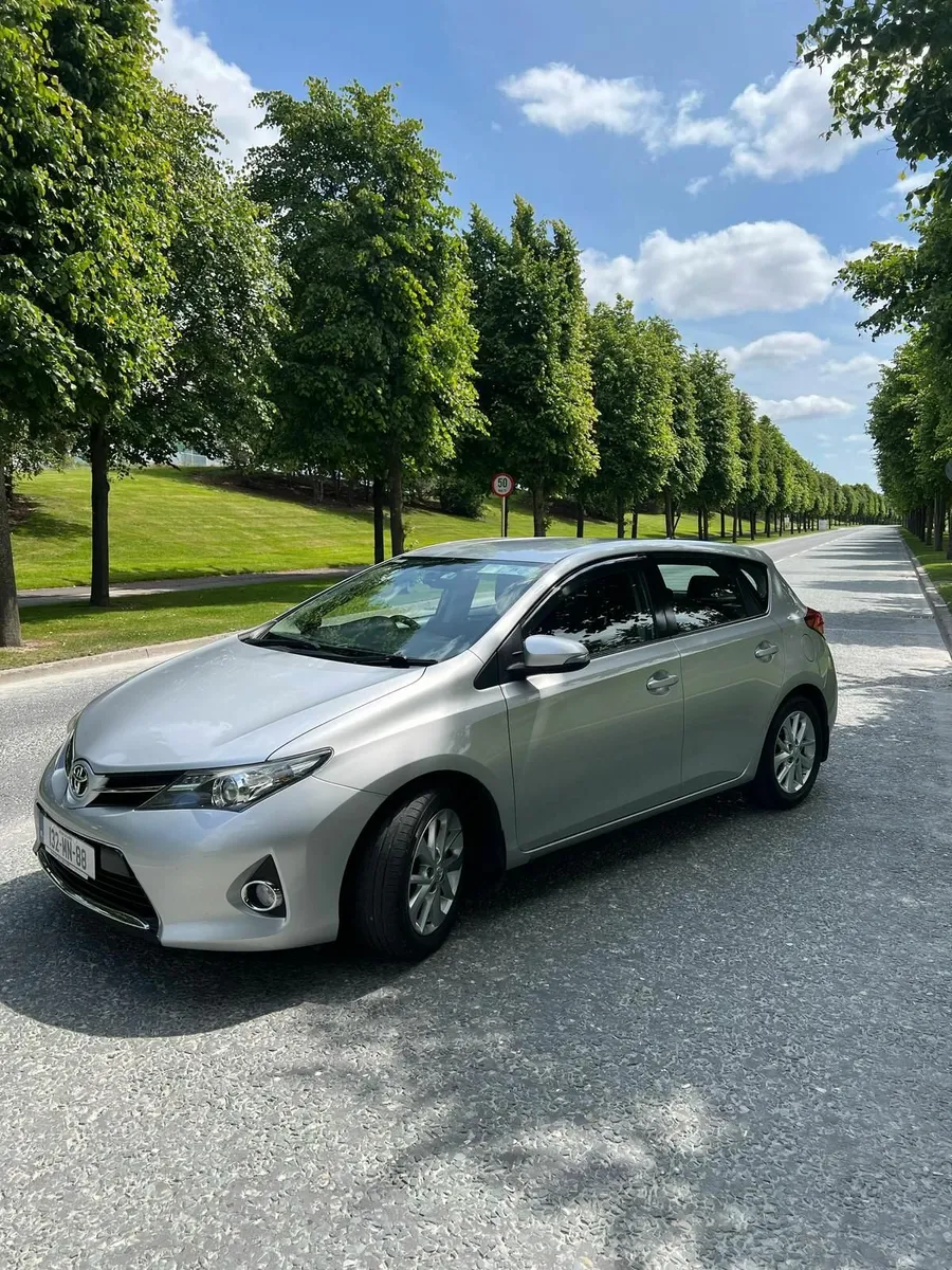 Toyota Auris 2013 - Image 1