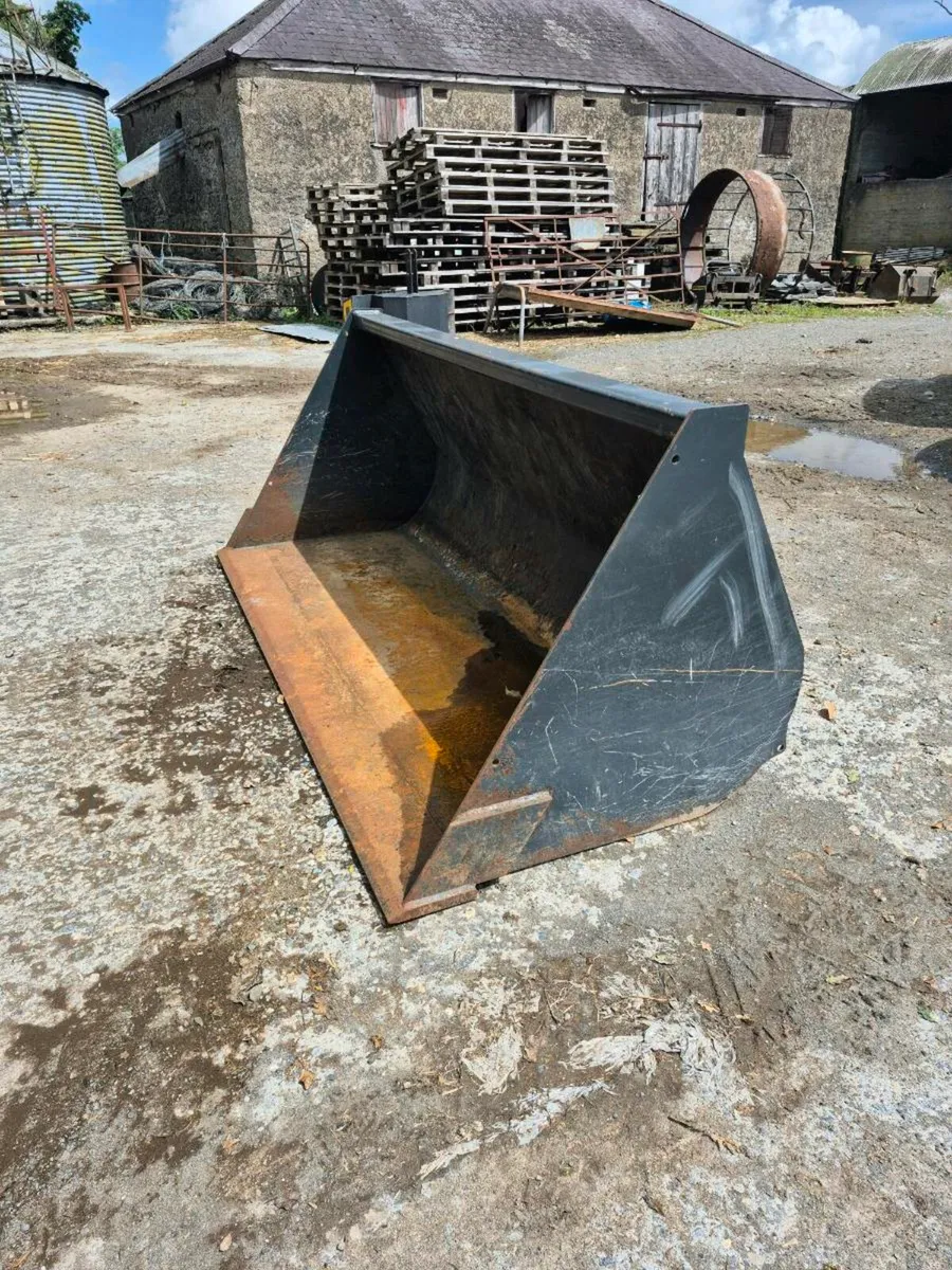 Bucket and spike - Image 4