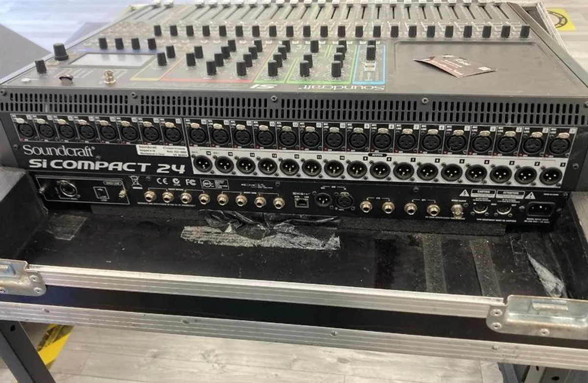 Soundcraft Si Compact 24 mixing desk with Thon flight case - Image 4