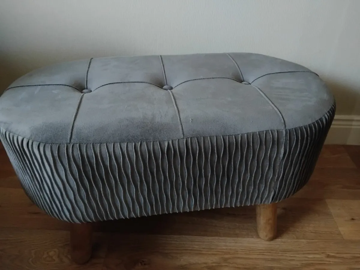 Furniture and pictures - Image 3
