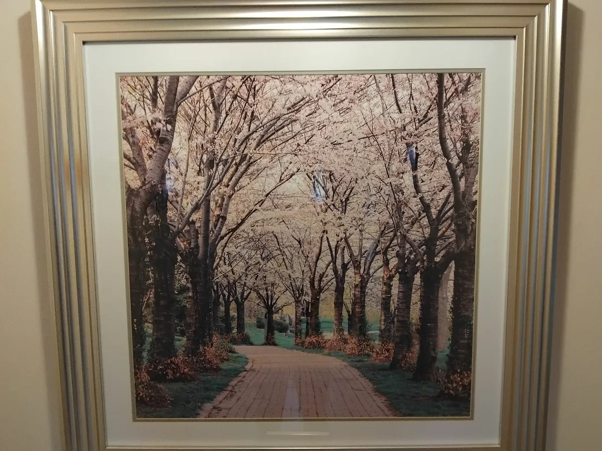 Furniture and pictures - Image 4