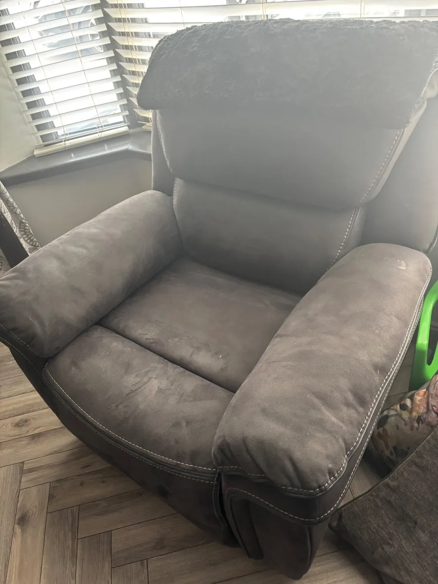 Couch and armchair - Image 2