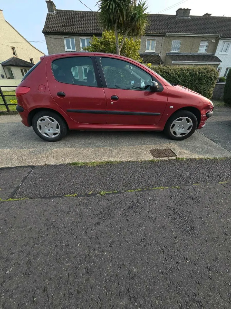 Automatic Peugeot 206 - Image 1