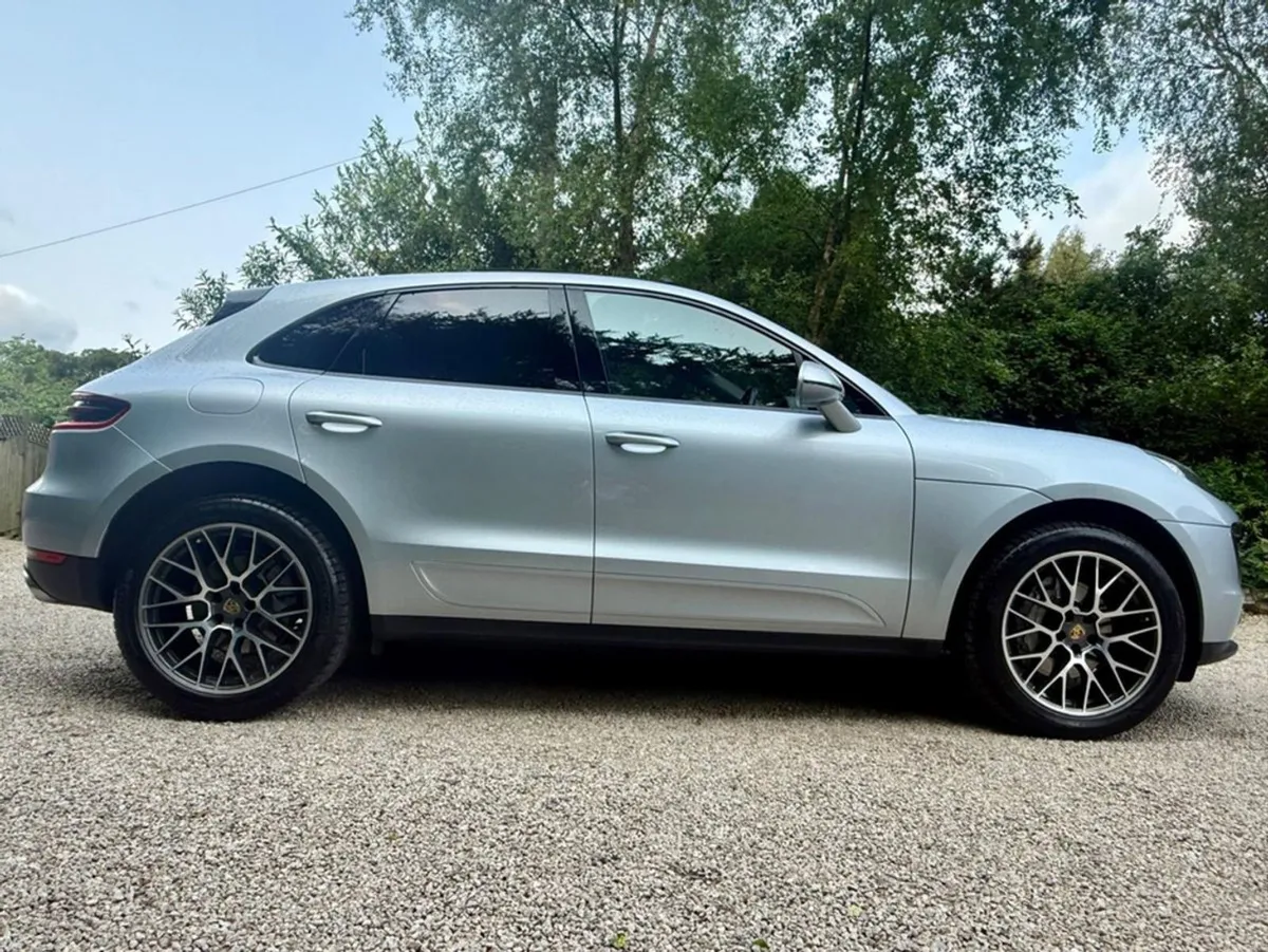 Porsche Macan 3.0 S Diesel  huge Specificationpor - Image 2