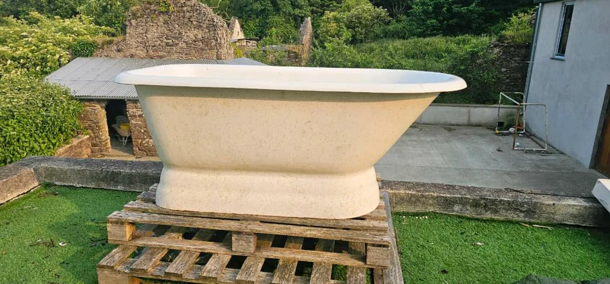Cast iron bath - Image 2
