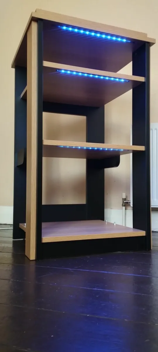 Delivery Pro HiFi rack with LED lights - Image 1