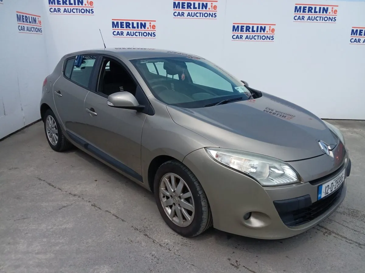 Renault Megane III Dynamique 1.5 DCI - Image 2