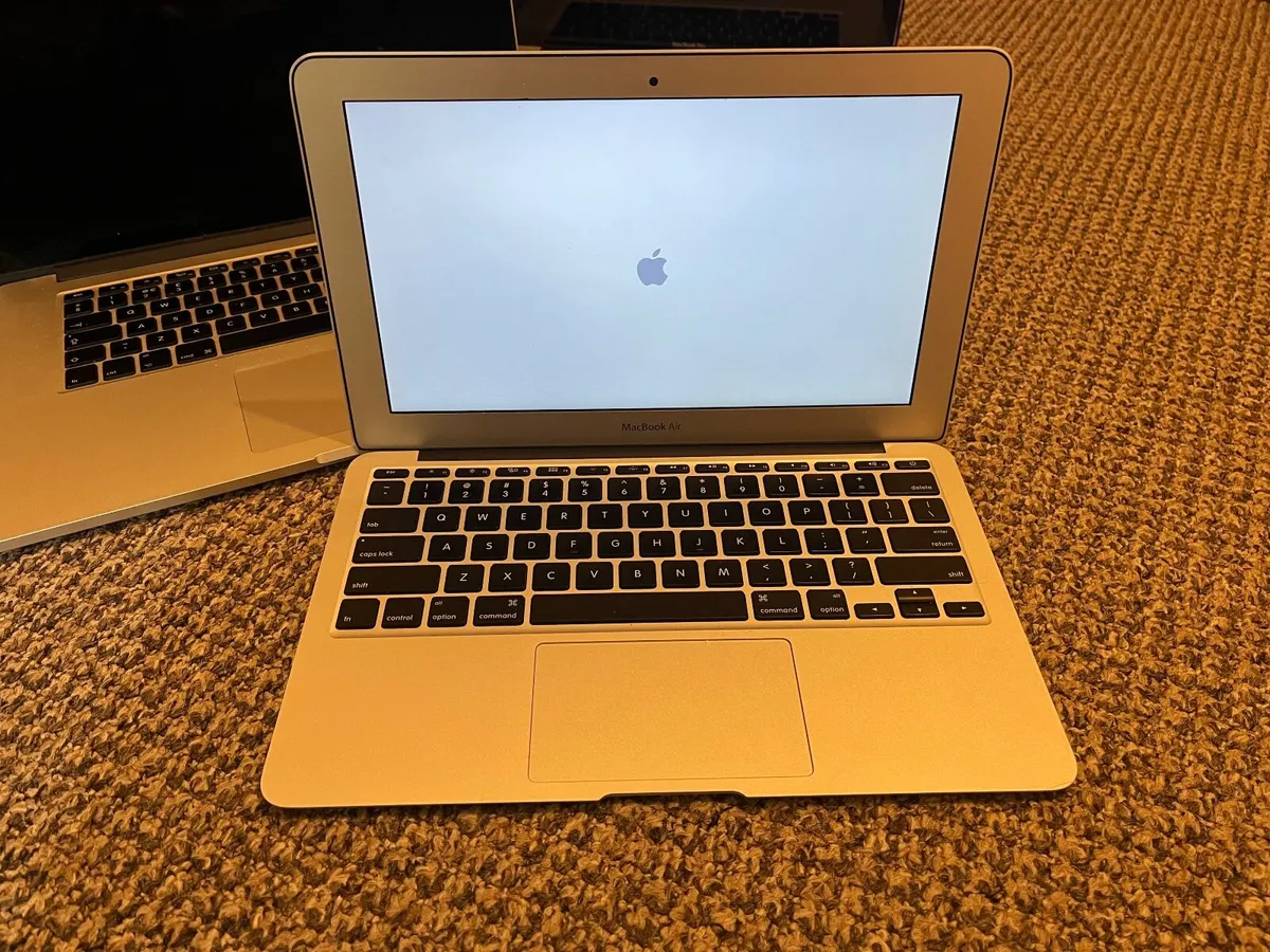 Lot of 5 Apple Devices For Repair or Parts - Image 4