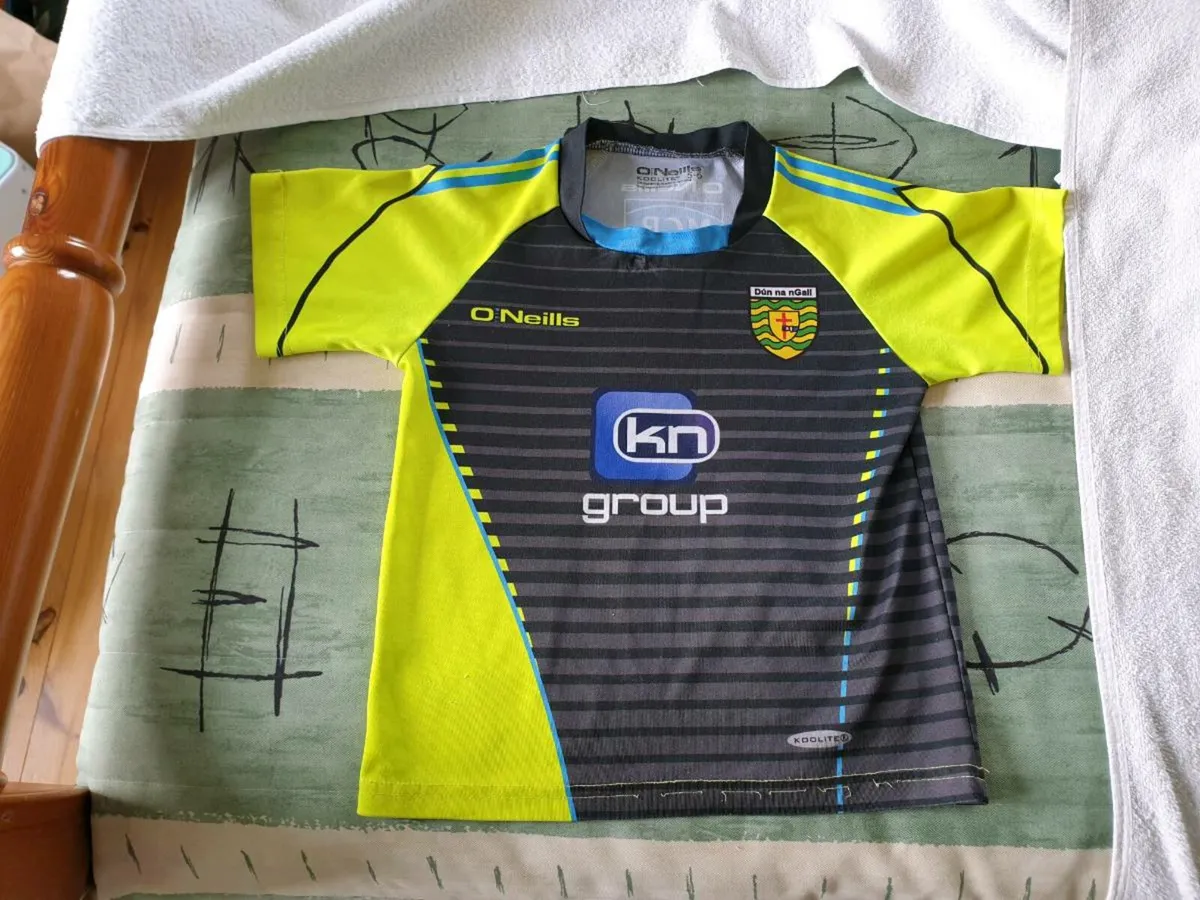 Donegal Home Gaelic Football Training Jersey 2016 - Image 1