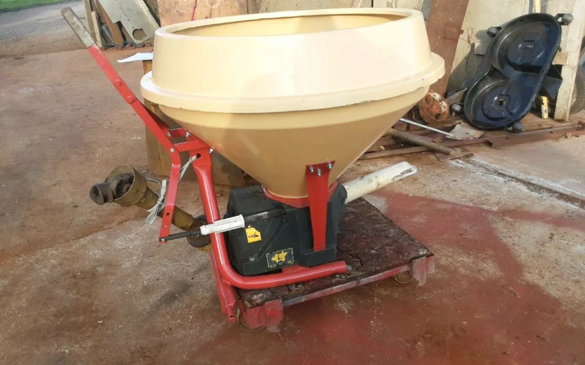FERTILISER SPREADER REPAIR SERVICE - Image 2