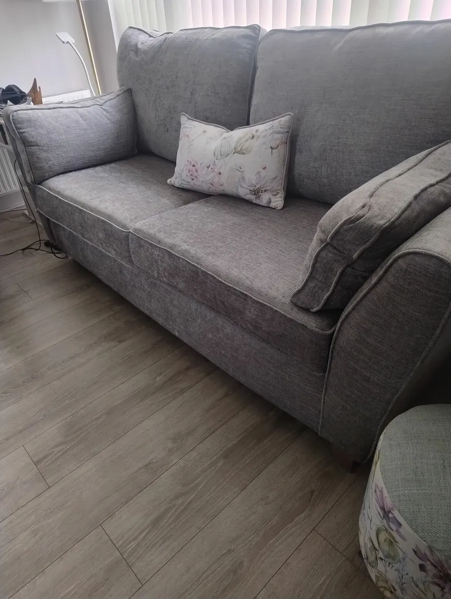 Couch 2 seater - Image 3