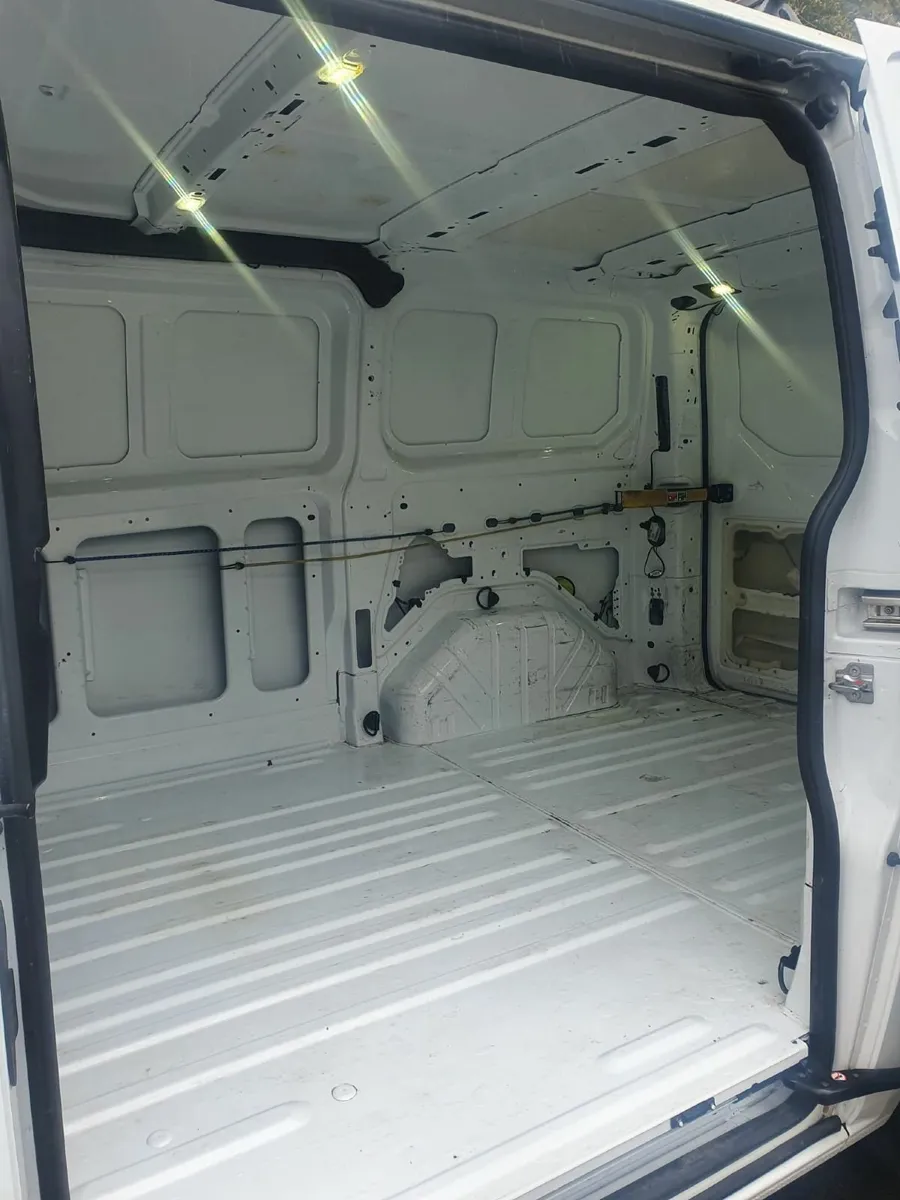 Ford Transit Custom 2016 - Image 2