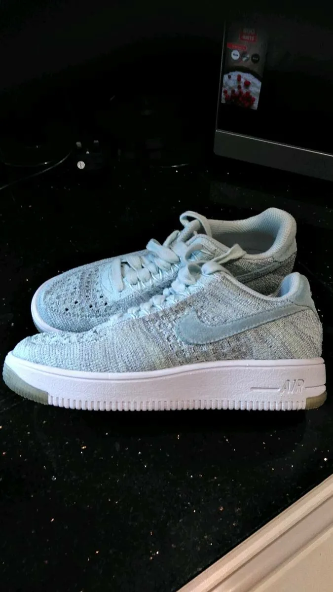 Ladies Nike air force trainers - Image 2