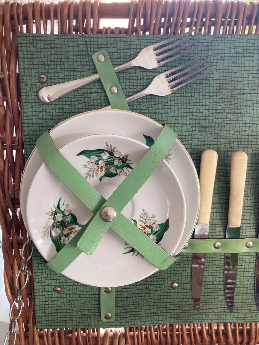 Picnic Basket - Image 2