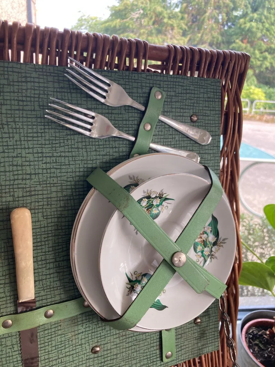 Picnic Basket - Image 3