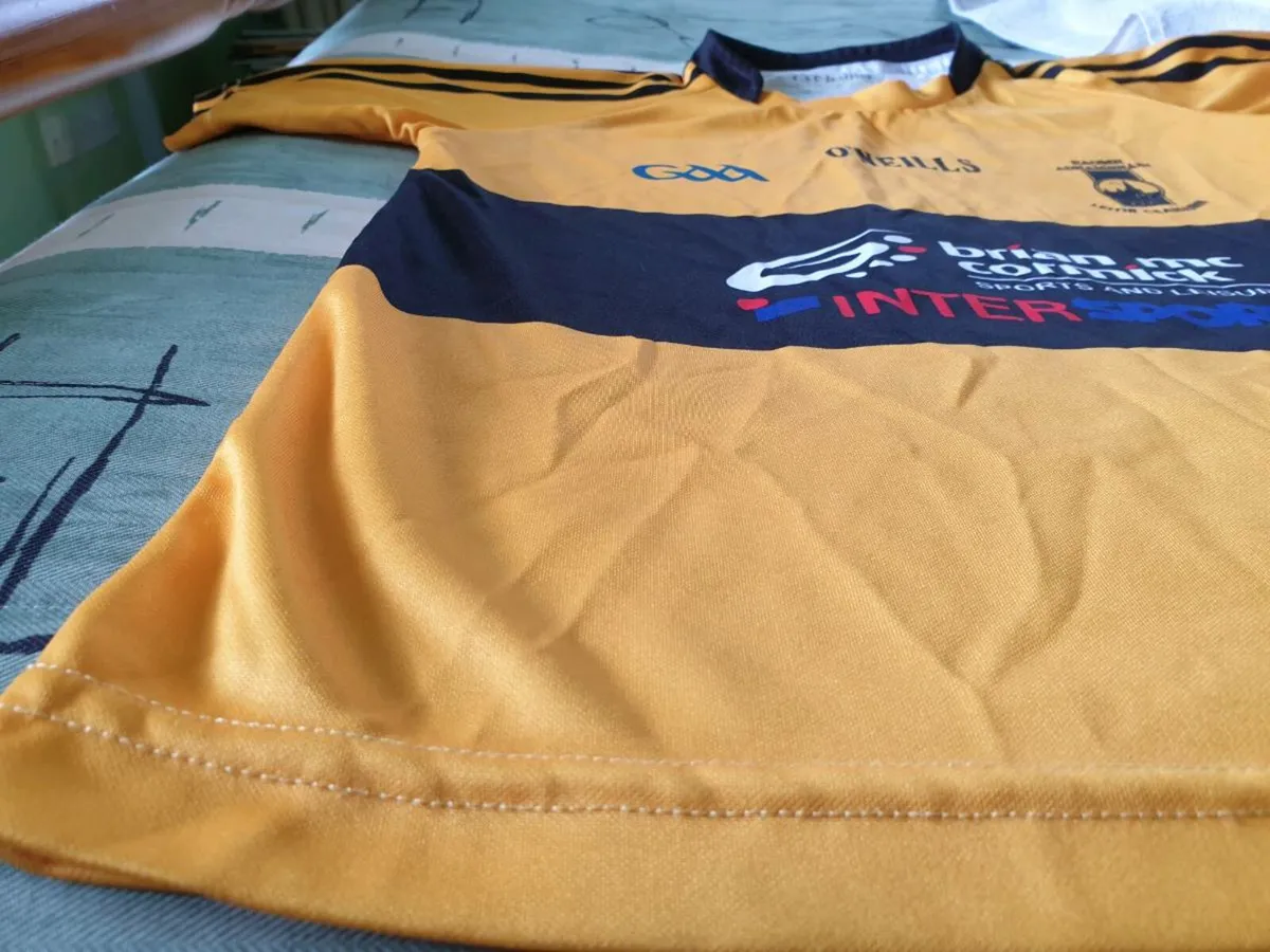 St Eunans Gaelic Football Home Jersey 2016 to 2017 - Image 3