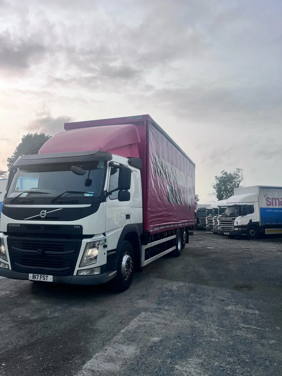 2017 volvo fm370 curtainside 6x2 - Image 2