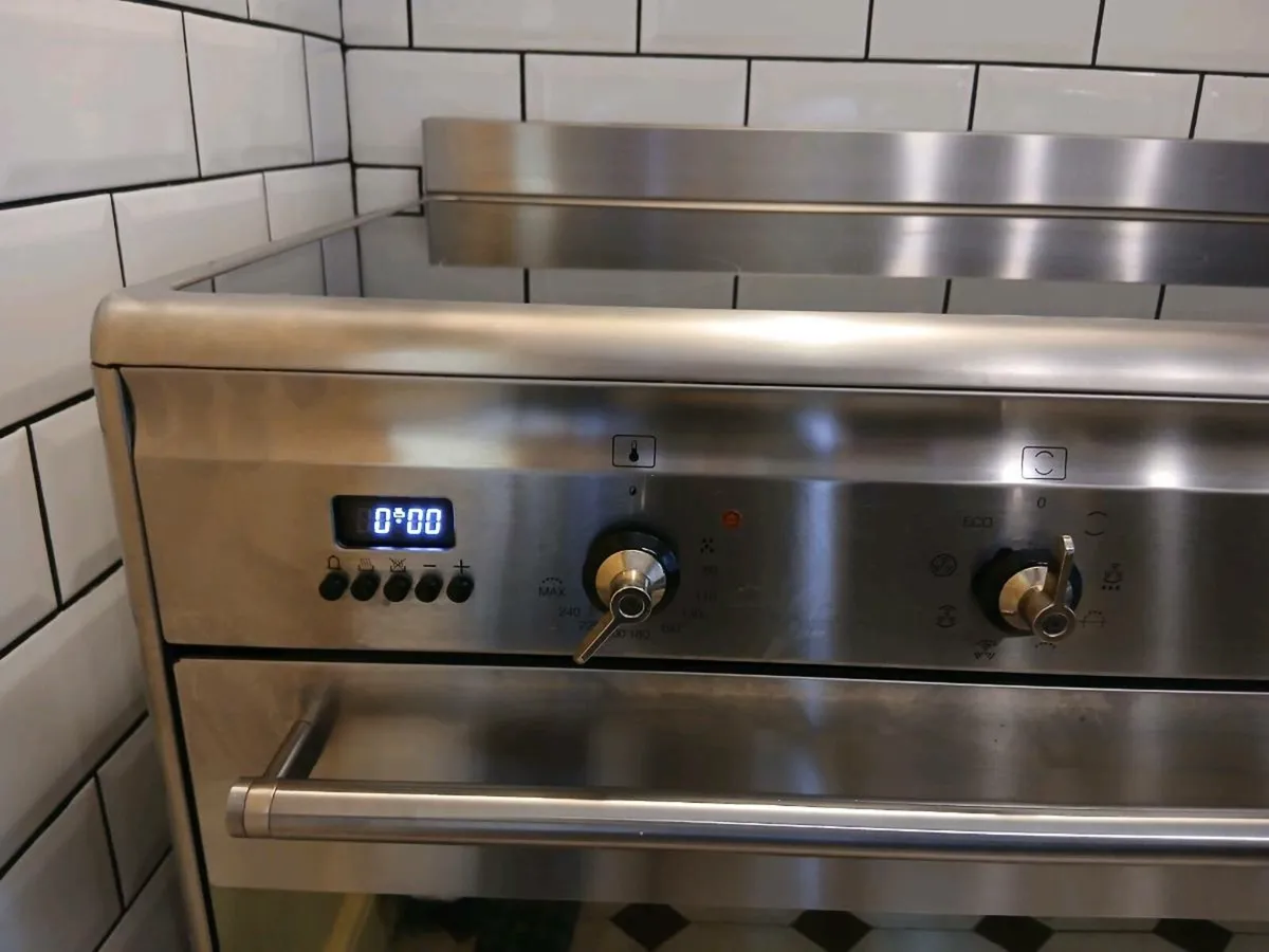 Smeg Electric cooker - Image 4